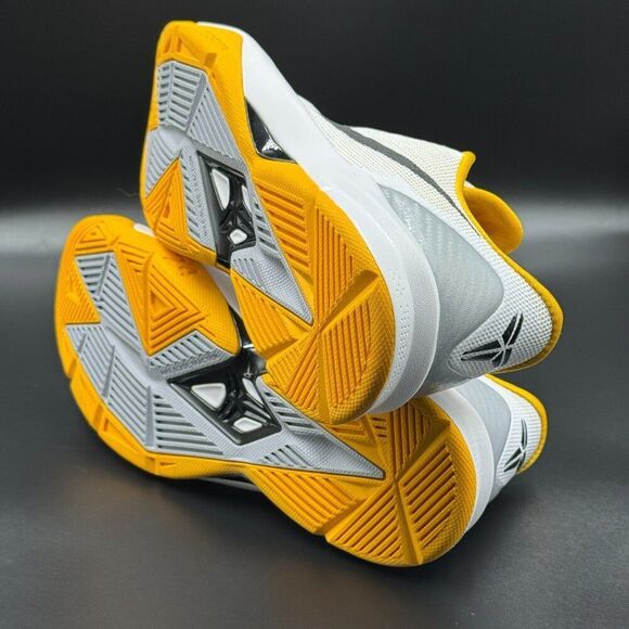 Nike Zoom Kobe Venomenon 4 'White University Gold' - Picture 9 of 15